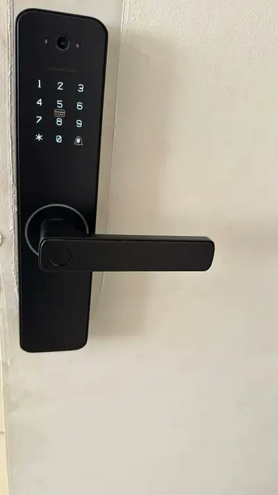 foto de Fechadura Eletrônica Porta Com Câmera Biometria Senha App Preto