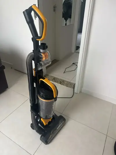 foto de Aspirador De Pó Vertical 2 Em 1 Wap Power Speed Pro 2200W 4 Litros Com Mangueira Extensiva E Escova Rotativa