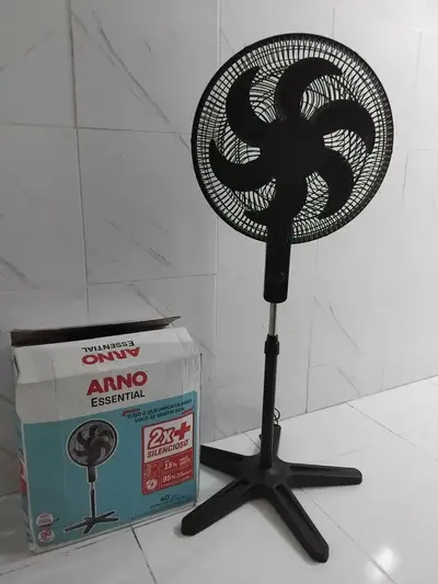 foto de Ventilador Arno Coluna Essential 40cm 6 Pás 220v Ve2c