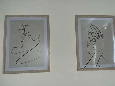 foto de Quadro C/moldura Mãos Dadas Amor Casal Para Cabeceira Quarto Cor Carvalho/avelã