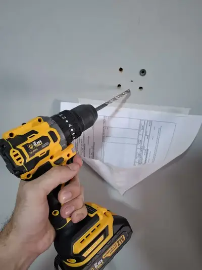 foto de Parafusadeira Furadeira De Impacto Profissional Sem Fio 2 Baterias 21v Com Maleta Tb-21yx The Black Tools
