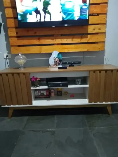 foto de Rack Ripado Bancada 1,60 P/ Tv 60 Polegadas Retro Multiuso Cor Off-white/ripado