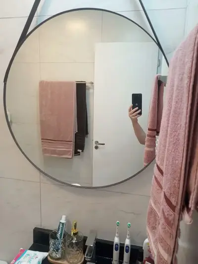 foto de Espelho Redondo Adnet Decorativo Lyo 70cm com Alça Preto