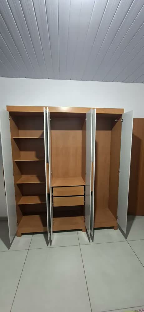 foto de Guarda Roupa Casal 6 Portas Easy Slim Com Espelho E Pés