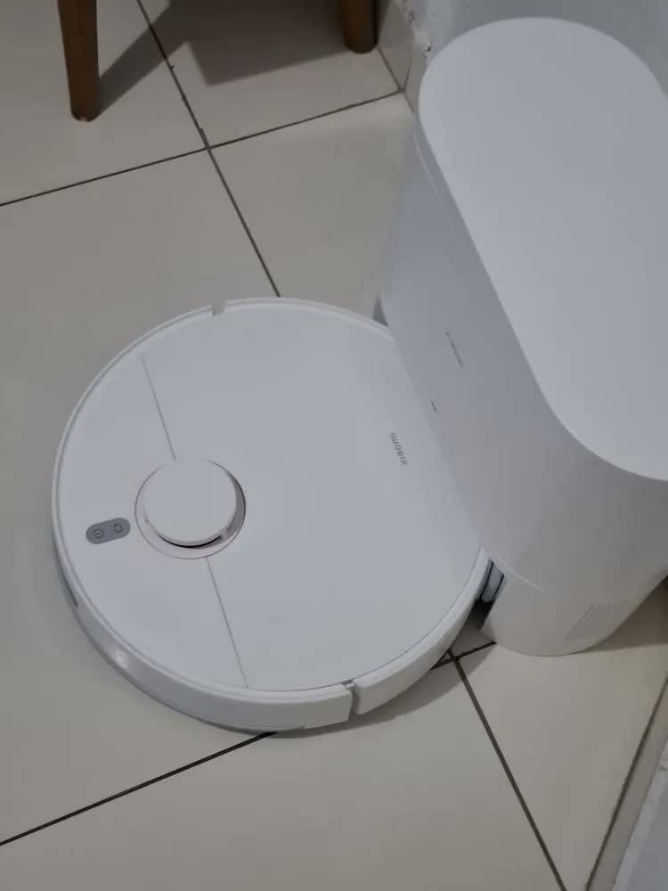 foto de Robô Aspirador Xiaomi H40 10000pa Wi-fi 5200mah Branco 220V