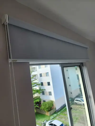 foto de Cortina Rolo Blackout 0% 1,20 L X 1,20 A Escurecer Quarto Cor Branco