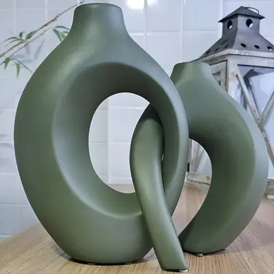 foto de Vaso Decorativo Enfeite Mônaco Em Cerâmica Entrelaçado Sala Cor Verde-escuro Fosco