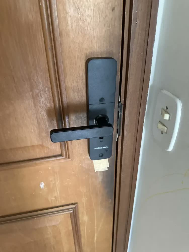 foto de Fechadura Digital Eletrônica Inteligente Wifi Novadigital Shine Biométrica Embutir Senha Cartão Magnético Touch Automação Tuya Smart Life Preta