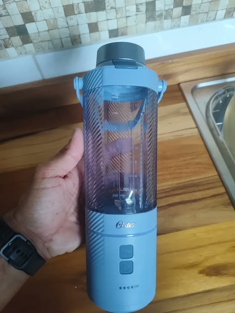 foto de Blender Portátil Sem Fio Go Max Oster Oster