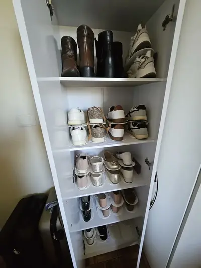 foto de Organizador Sapatos Sapateira Vertical Atrás Porta 24 Bolsos Cor Branco