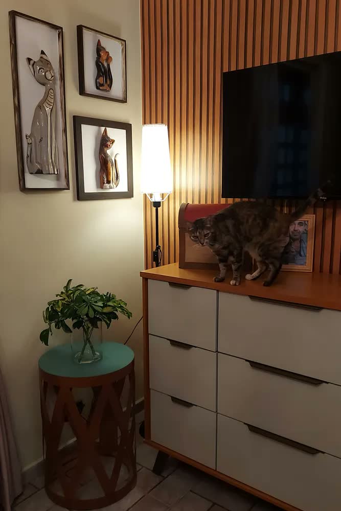 foto de Abajur De Chão Luminária De Piso Moderna Design Elegante Cúpula Minimalista Metal Resistente Para Quarto Casal Sala Escritório Leitura Luminárias Abajures Com Pedestal Coluna Decorativa Vintage retrô