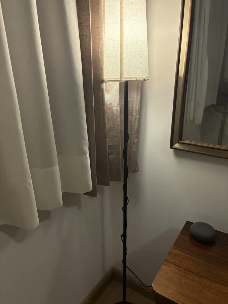 foto de Abajur De Chão Luminária De Piso Moderna Design Elegante Cúpula Minimalista Metal Resistente Para Quarto Casal Sala Escritório Leitura Luminárias Abajures Com Pedestal Coluna Decorativa Vintage retrô