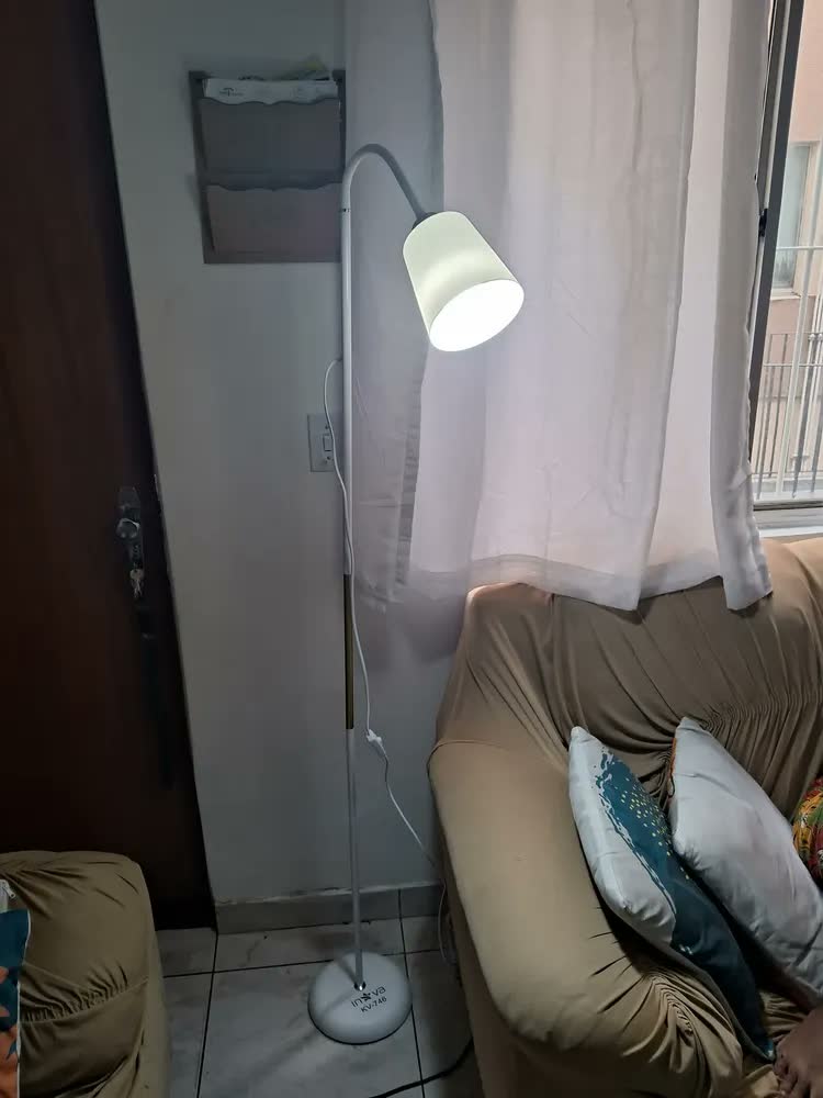 foto de Luminária de Piso Via Flix Minimalista Branca Para Sala e Quarto Luminária De Piso Moderna E Articulada Cúpula Minimalista Lâmpada Com Braço Ajustável 360 Sala Abajur Escritório