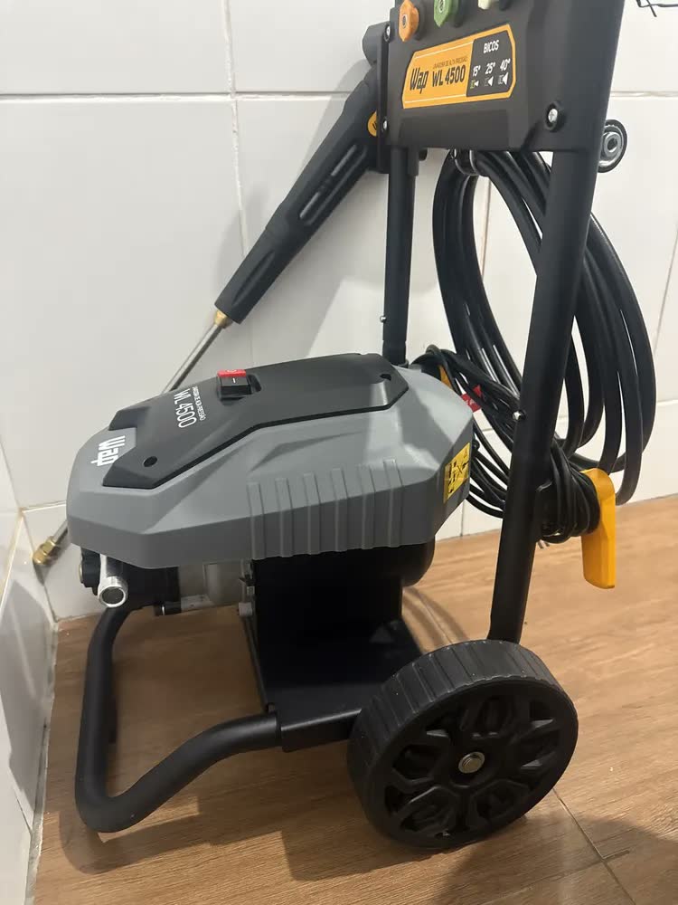 foto de Lavadora de Alta Pressão WAP WL 4500 Profissional 1500w 1650psi 420l/h Motor de Indução 127V