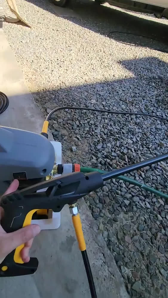 foto de Lavadora e Desobstruidora de Alta Pressão WAP WL 4200 Ultra 5 Pistões 2200w 1305psi 510l/h Com Jato Regulável e Motor de Indução 127V
