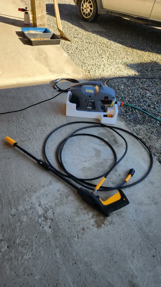 foto de Lavadora e Desobstruidora de Alta Pressão WAP WL 4200 Ultra 5 Pistões 2200w 1305psi 510l/h Com Jato Regulável e Motor de Indução 127V