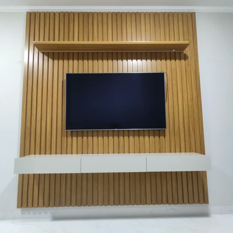 foto de Rack com Painel Ripado para TV de até 90