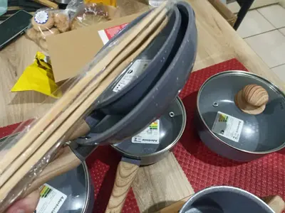 foto de Jogo De Panelas Induçao Antiaderente Cerâmica 10 Peças Ppg Pfoa Free Baunilha