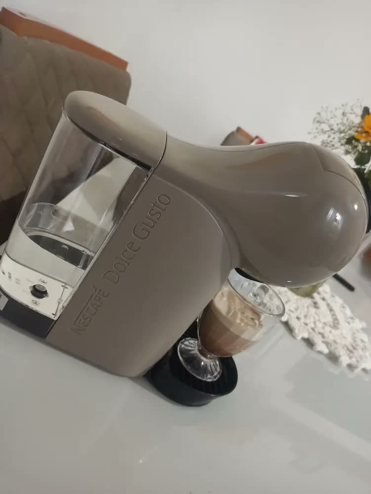 foto de Cafeteira Nescafé Dolce Gusto Genio S Basic Taupe Cor Bege
