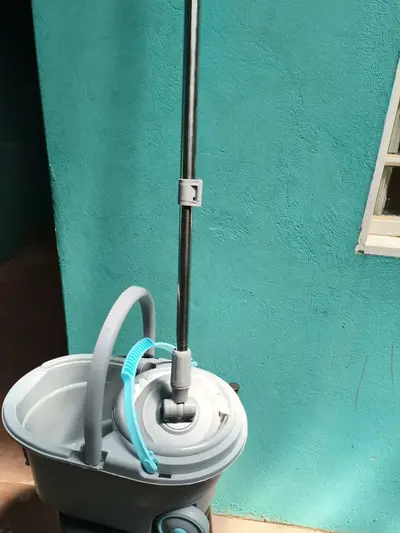 foto de Mop Profissional Inox 16l Com 2 Refis De Microfibra Glinter