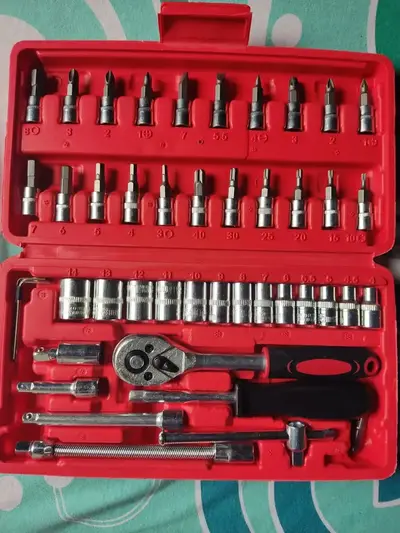 foto de Kit Jogo De Ferramentas Completo C/ Soquetes Chaves Aço Crv Cinza