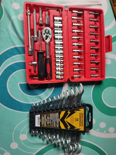 foto de Kit Jogo De Ferramentas Completo C/ Soquetes Chaves Aço Crv Cinza