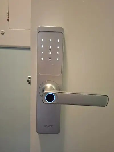 foto de Fechadura Digital Inteligente Biometria Lyra Wifi Ekaza Alumínio Prateado
