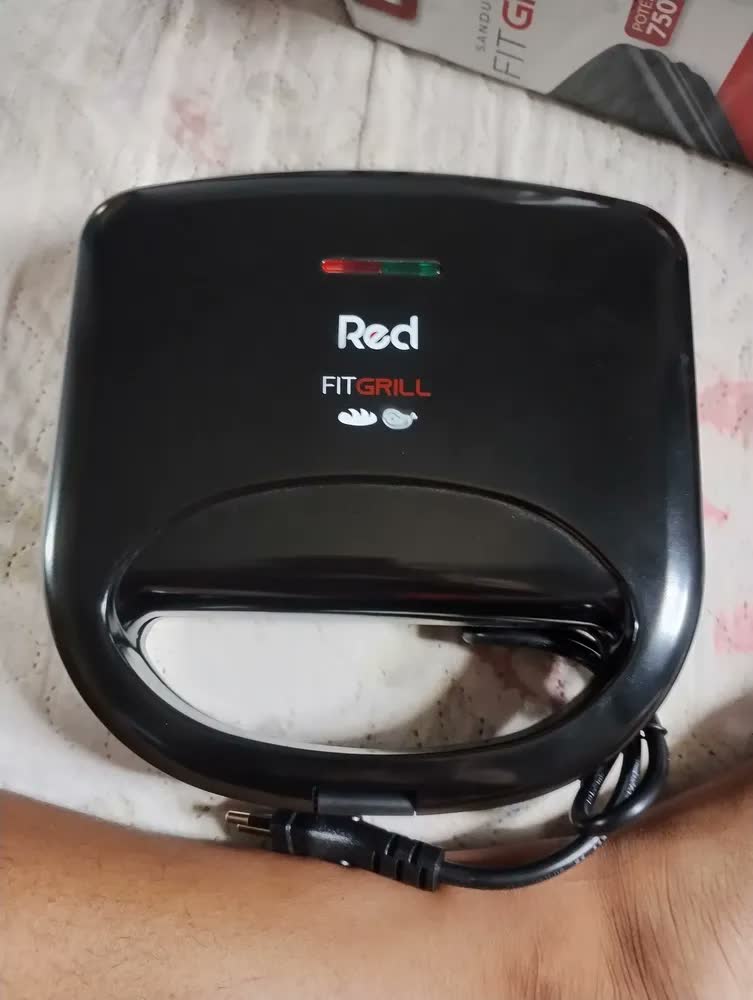 foto de Sanduicheira e Grill Red Mobile FitGrill para 2 Sanduíches Preta 750W