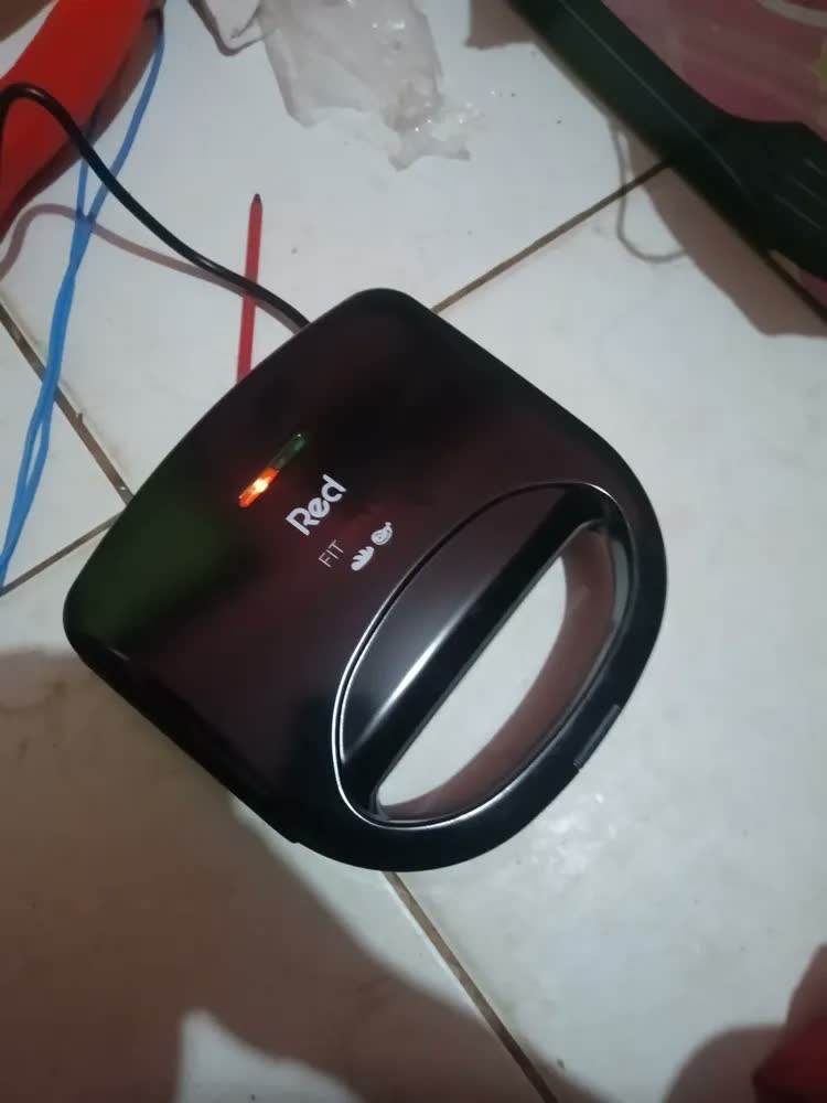 foto de Sanduicheira e Grill Red Mobile FitGrill para 2 Sanduíches Preta 750W