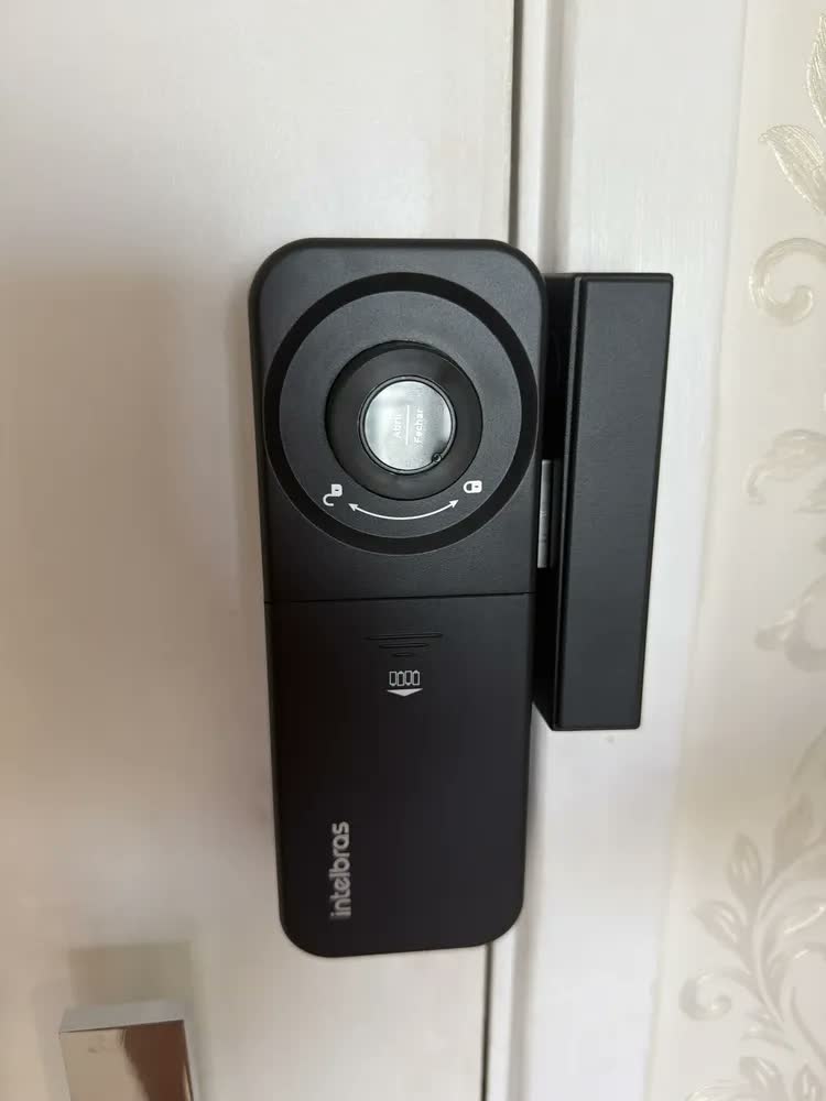 foto de Intelbras MFR 2020 V Fechadura Inteligente Sobrepor Acesso Biométrico Senha 100 Tags App Controle Remoto Cor Preta