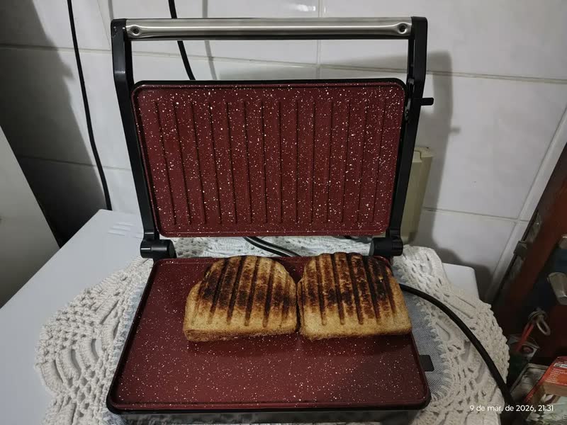 foto de Grill E Sanduicheira Bgr28a