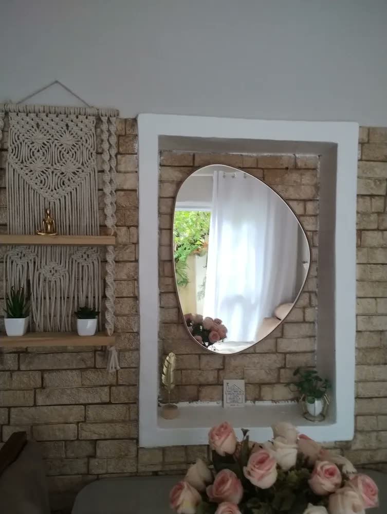 foto de Espelho Grande Decorativo Orgânico 73x56 Moldura Sumaúma