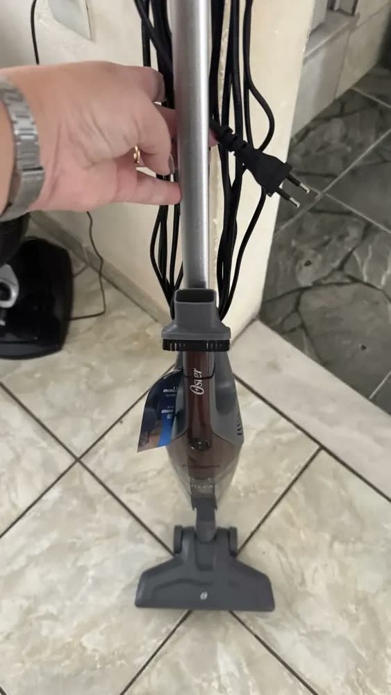 foto de Aspirador De Pó Vertical Oster, 2 Em 1, Oasp610-127 Cinza