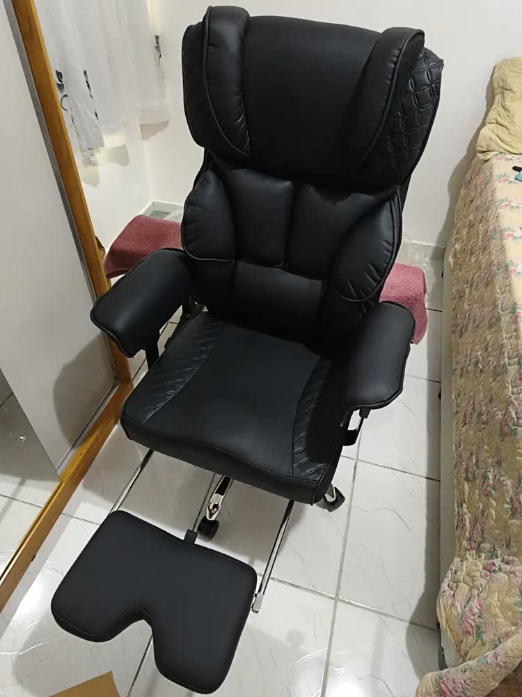 foto de Cadeira De Escritorio Poltrona Berlim Gamer Ergonômica Couro Sintético Pillow Top Reclinável Suporte Lombar Apoio De Pés E Braços Macio Resistente Suporta 200kg Luvinco