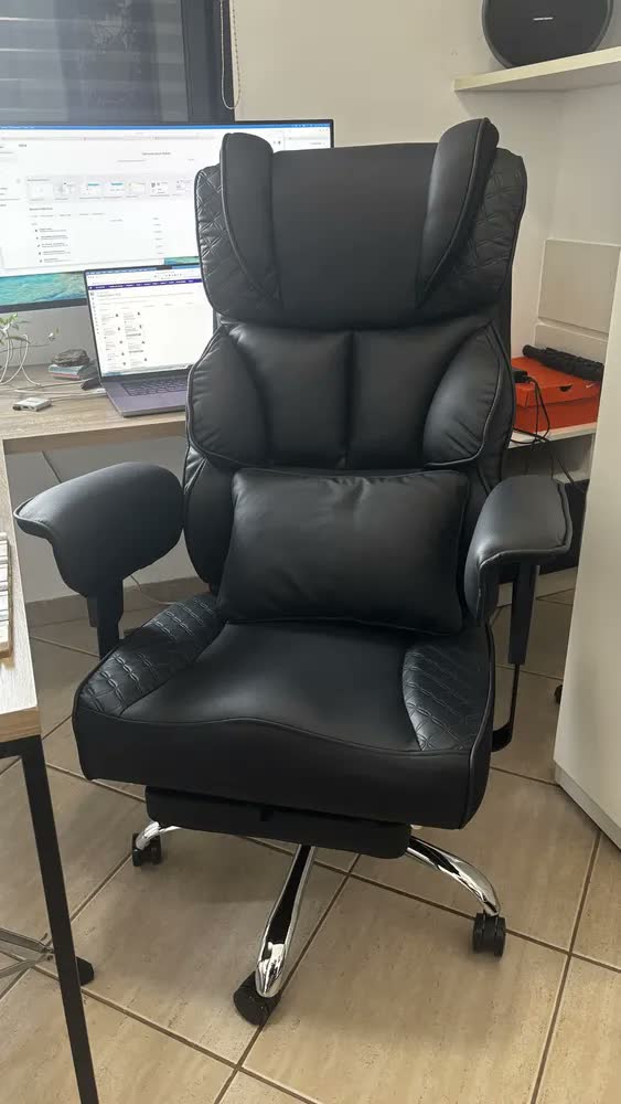 foto de Cadeira De Escritorio Poltrona Berlim Gamer Ergonômica Couro Sintético Pillow Top Reclinável Suporte Lombar Apoio De Pés E Braços Macio Resistente Suporta 200kg Luvinco