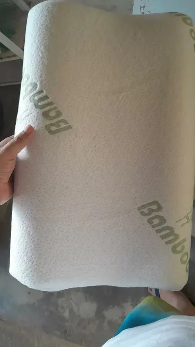 foto de Travesseiro Nasa Cervical Ortopédico Antialérgico Ergonômico Respirável Com Capa Fibra De Bambu G