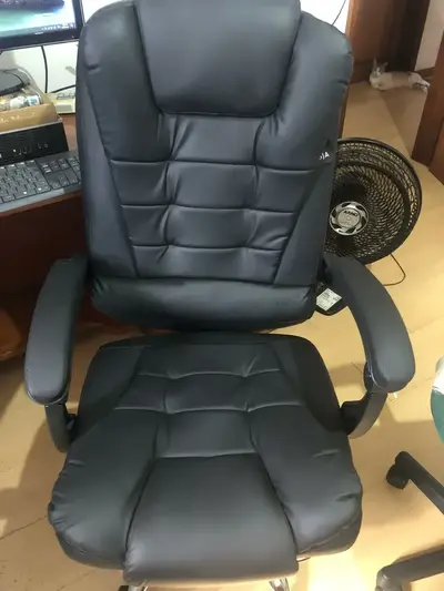 foto de Cadeira De Escritorio Presidente Rija Ajustável Preto Couro Sintético