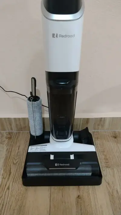foto de Aspirador De Pó Vertical e Sem Fio Redroad W15 Seco Úmido Aspirador Vertical Passapano 200W 910ml Branco