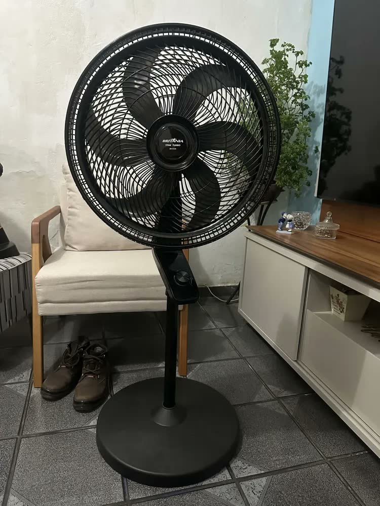foto de Ventilador de Coluna Britânia Maxx Force 6 175W BVC51A