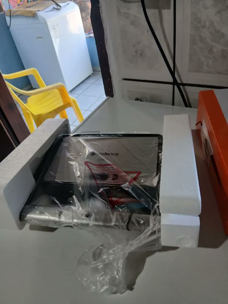 foto de Grill Cadence Sanduicheira Misteira Eletrica Chapa Lisa Preto