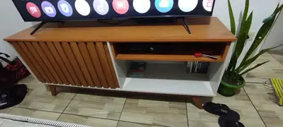 foto de Rack Para Tv 55 Polegadas Bancada Off-white/nature Ripado