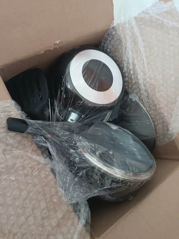 foto de Jogo De Panelas Antiaderente 10 Peças Teflon Cores Cor Preto E Rose