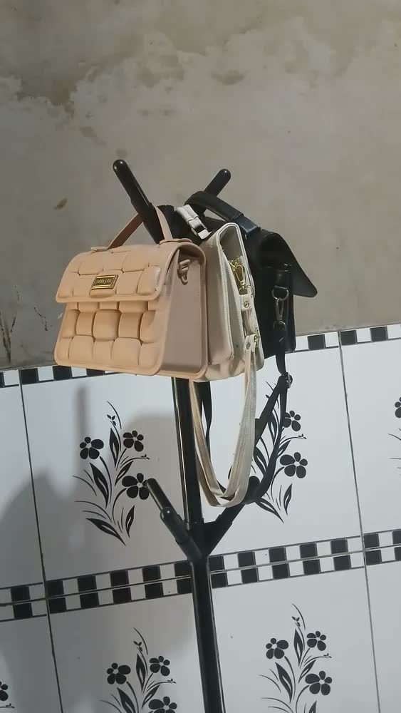 foto de Mancebo Cabideiro De Chão Com 9 Ganchos Organizador Arara Para Roupas Bolsas E Acessórios Tragaluz