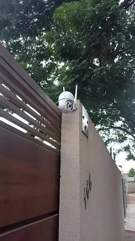 foto de Câmera De Segurança Wifi Externa Ip App Yoosee Visão Noturna Câmera De Segurança Wifi Yoosee