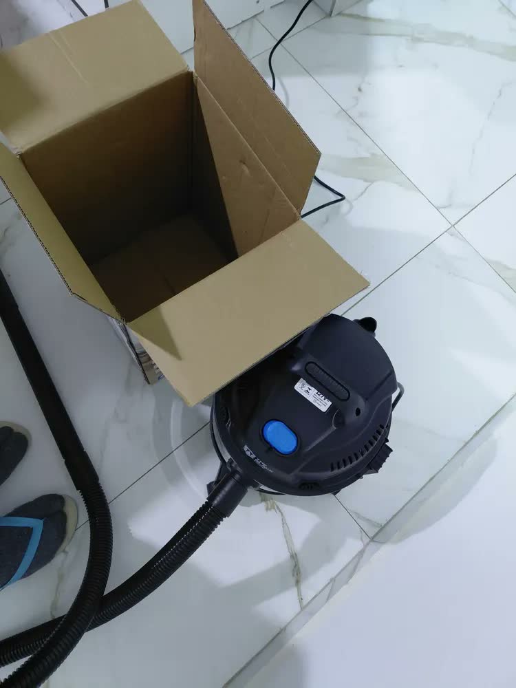 foto de Aspirador De Pó E Água Turbo 12 Litros Inox The Black Tools Prateado