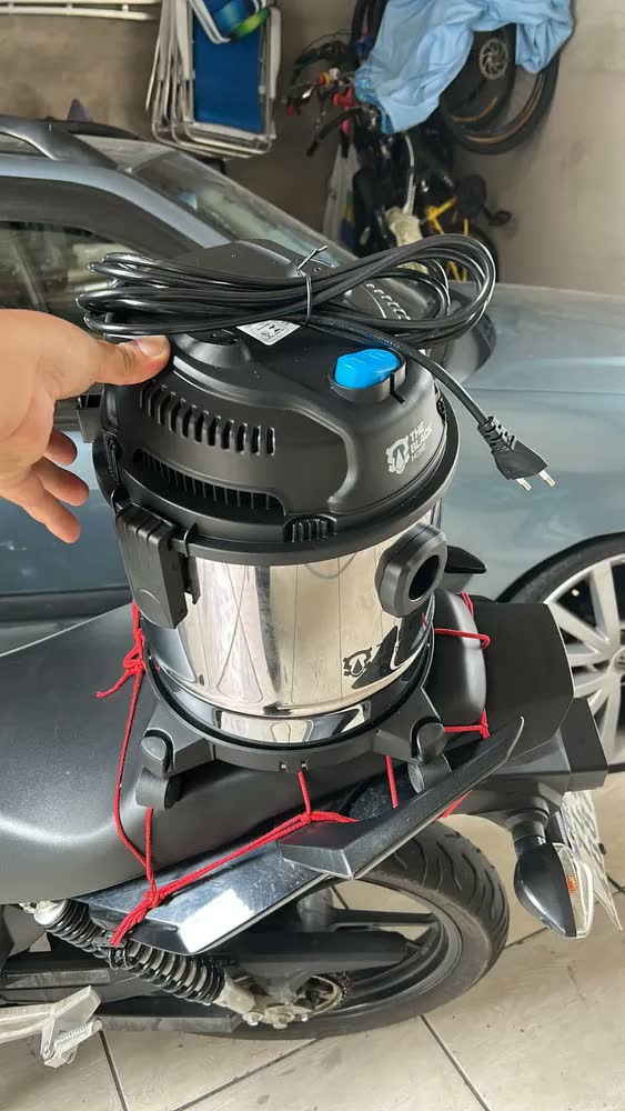 foto de Aspirador De Pó E Água Inox Turbo 12 Litros 1200w Com Soprador E Bico Extratora Multiuso Tbac120 The Black Tools
