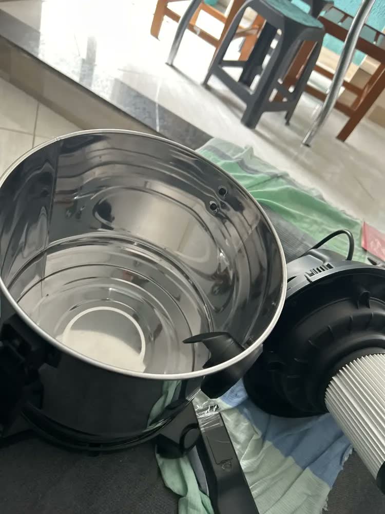 foto de Aspirador De Pó E Água Inox Turbo 12 Litros 1200w Com Soprador E Bico Extratora Multiuso Tbac120 The Black Tools