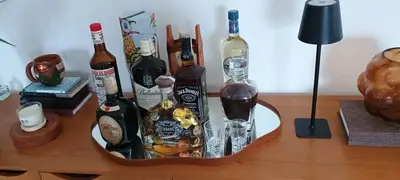 foto de Espelho Orgânico 60x40 Decorativo Moldura Couro Moderno Sala Quarto Banheiro