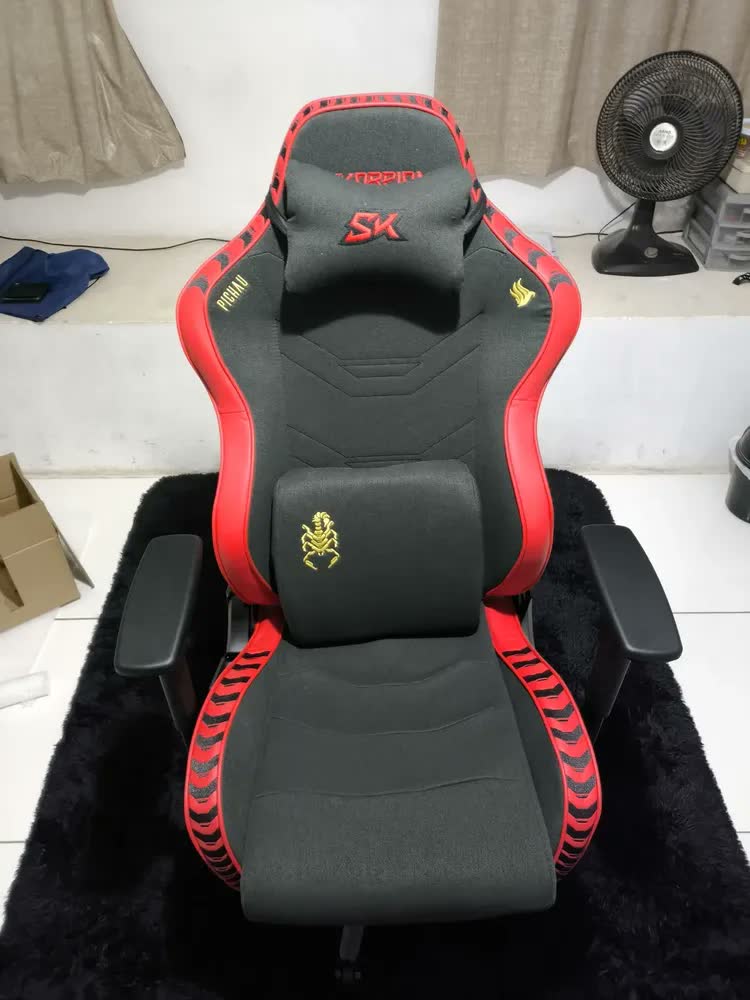 foto de Cadeira Gamer Pichau Omega S Skorpion, Preto E Vermelho