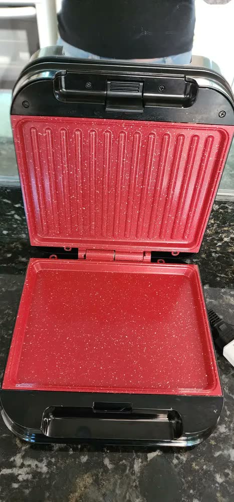 foto de Grill e Sanduicheira Britânia 2 em 1 Redstone 850W BGR35A